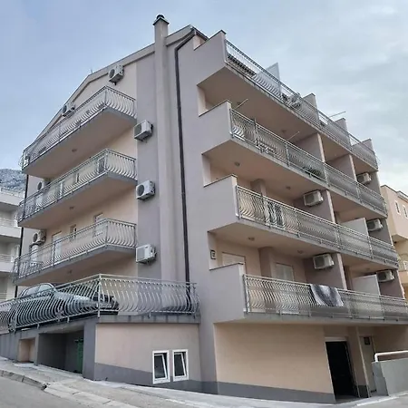 Solis Apartment